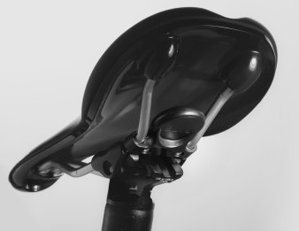 Laut Bike Tag Saddle Mount - rowerowy uchwyt do AirTag do montażu pod siodełkiem (black)