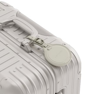 Satechi FindAll Luggage Tag - zawieszka do bagażu ze skóry wegańskiej z lokalizatorem kompatybilna z Apple Find My (sand)