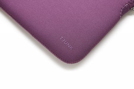Trunk 13" MacBook Sleeve - neoprenowe etui ochronne do MacBook 13" (plum purple) [eol]