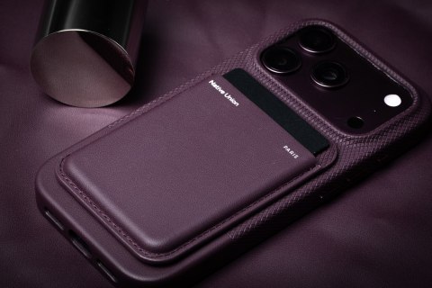 Native Union (RE)Classic Case - etui do iPhone 18 Pro / 17 Pro kompatybilne z MagSafe (burgundy)