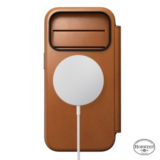 NOMAD Modern Leather Folio - etui do iPhone 18 Pro / 17 Pro kompatybilne z MagSafe, skóra Horween (saddle)