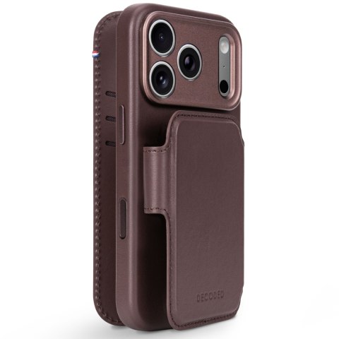 Decoded Leather Detachable Wallet - skórzane etui do iPhone 18 Pro Max / 17 Pro Max kompatybilne z MagSafe (chocolat brown)