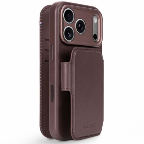 Decoded Leather Detachable Wallet - skórzane etui do iPhone 18 Pro Max / 17 Pro Max kompatybilne z MagSafe (chocolat brown)