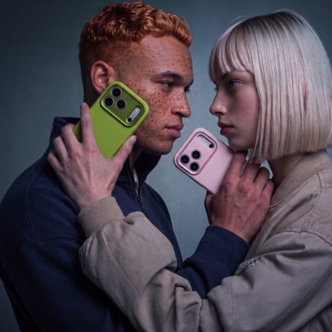 Decoded AntiMicrobial Silicone Backcover - etui do iPhone 18 Pro Max / 17 Pro Max kompatybilne z MagSafe (moss green)