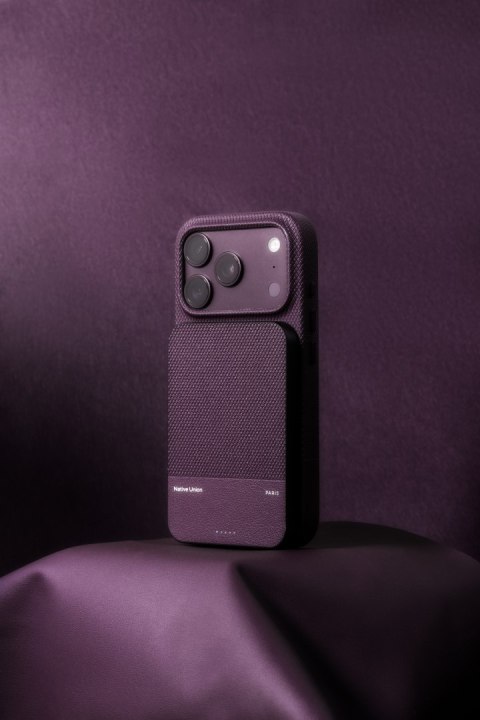 Native Union (RE)Classic Case - etui do iPhone 18 Pro Max / 17 Pro Max kompatybilne z MagSafe (burgundy)