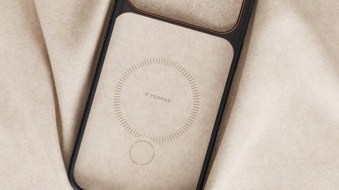 TORRAS Ostand Q3 VegSkin - etui do iPhone 18 Pro / 17 Pro kompatybilne z MagSafe (brown)